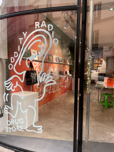 Oddity Radio Drugstore - © Oddity Paris